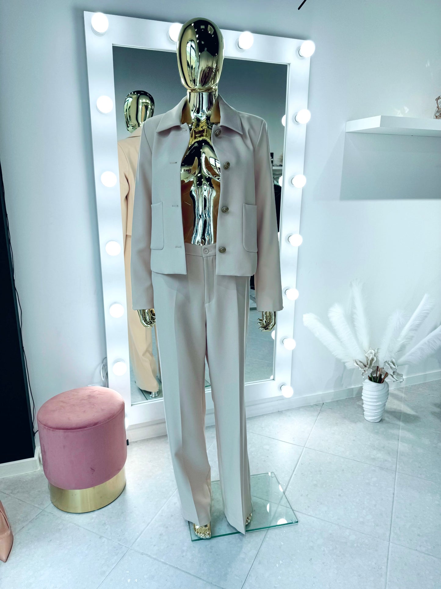 Krēmkrāsas klasiska žakete