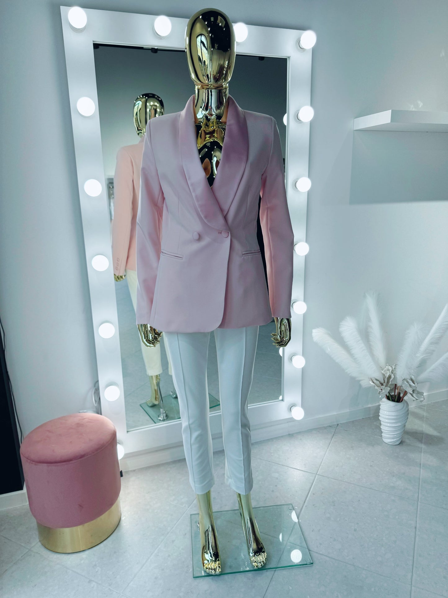 Rozā klasiska žakete