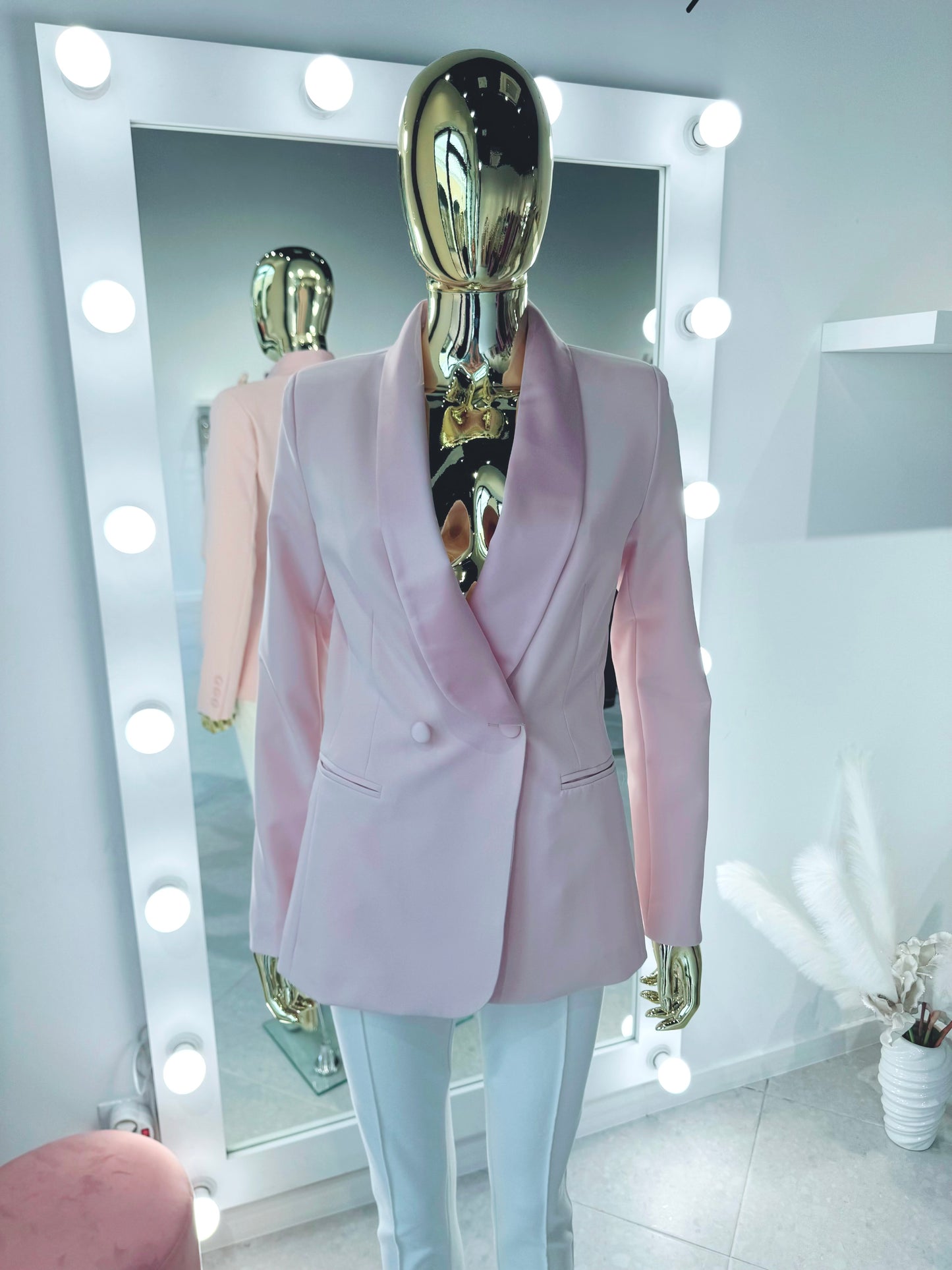 Rozā klasiska žakete