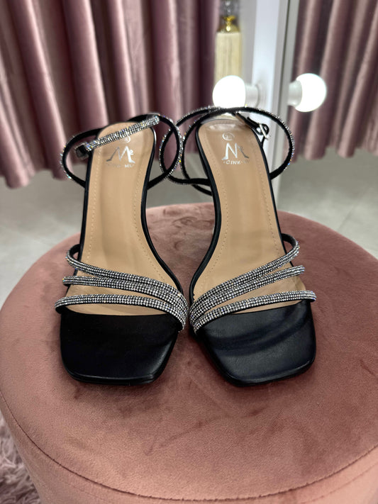 White leisure shoes with gold elements