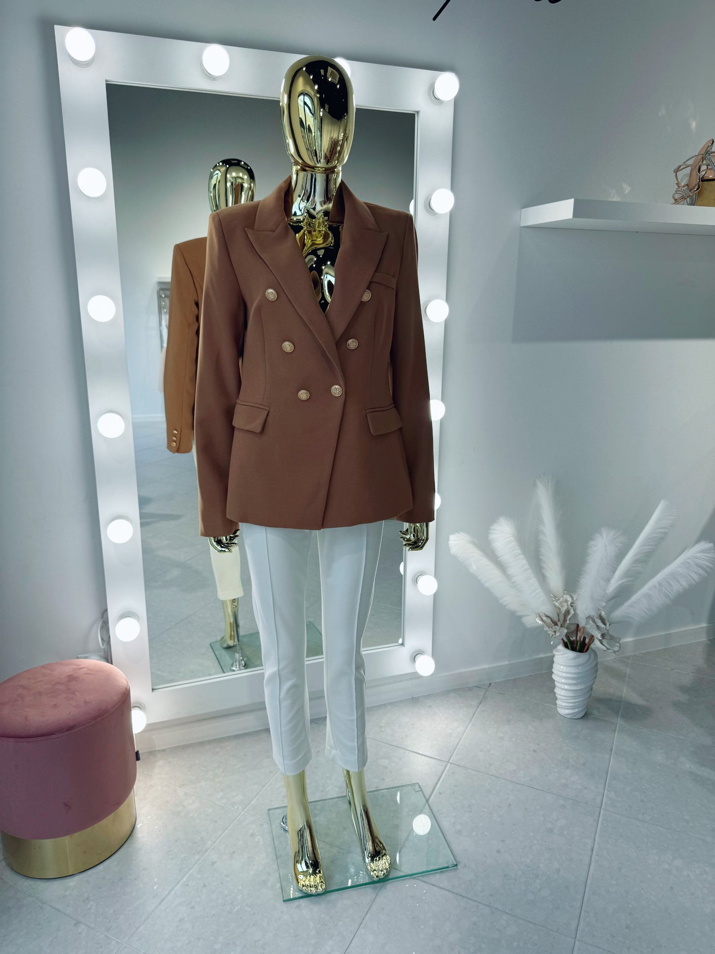 Brūna klasiska žakete