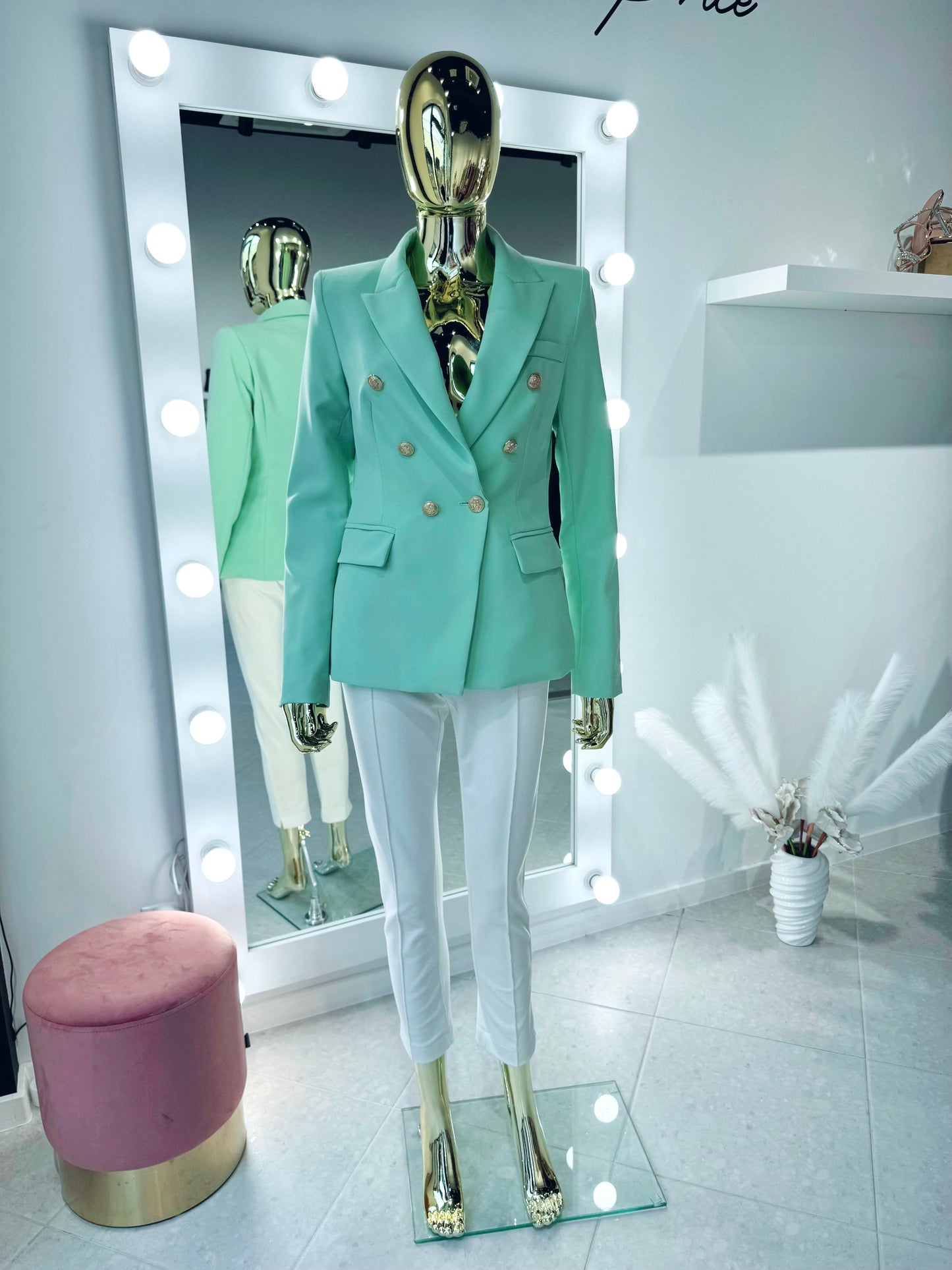 Zaļa klasiska žakete