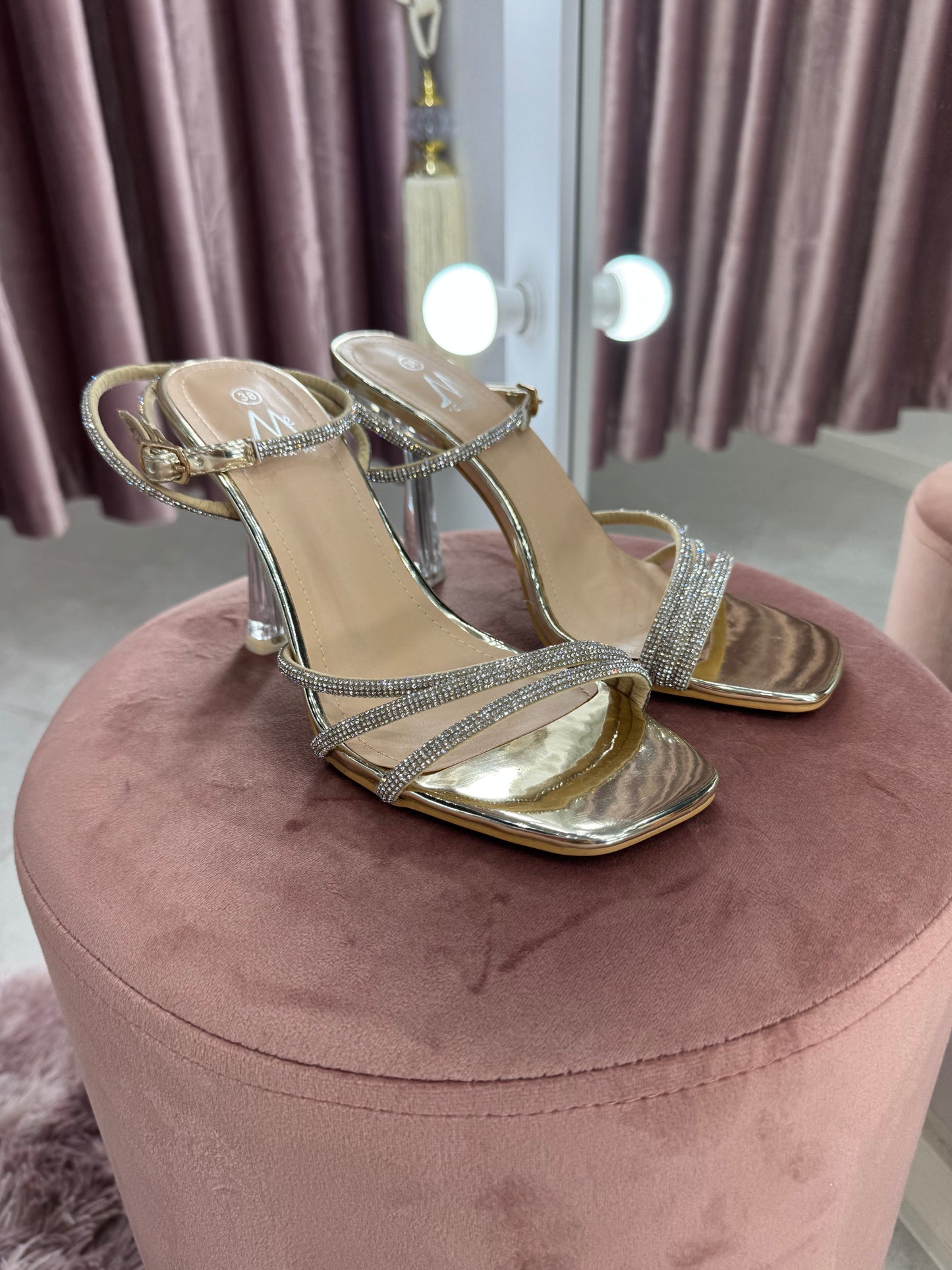 White leisure shoes with gold elements