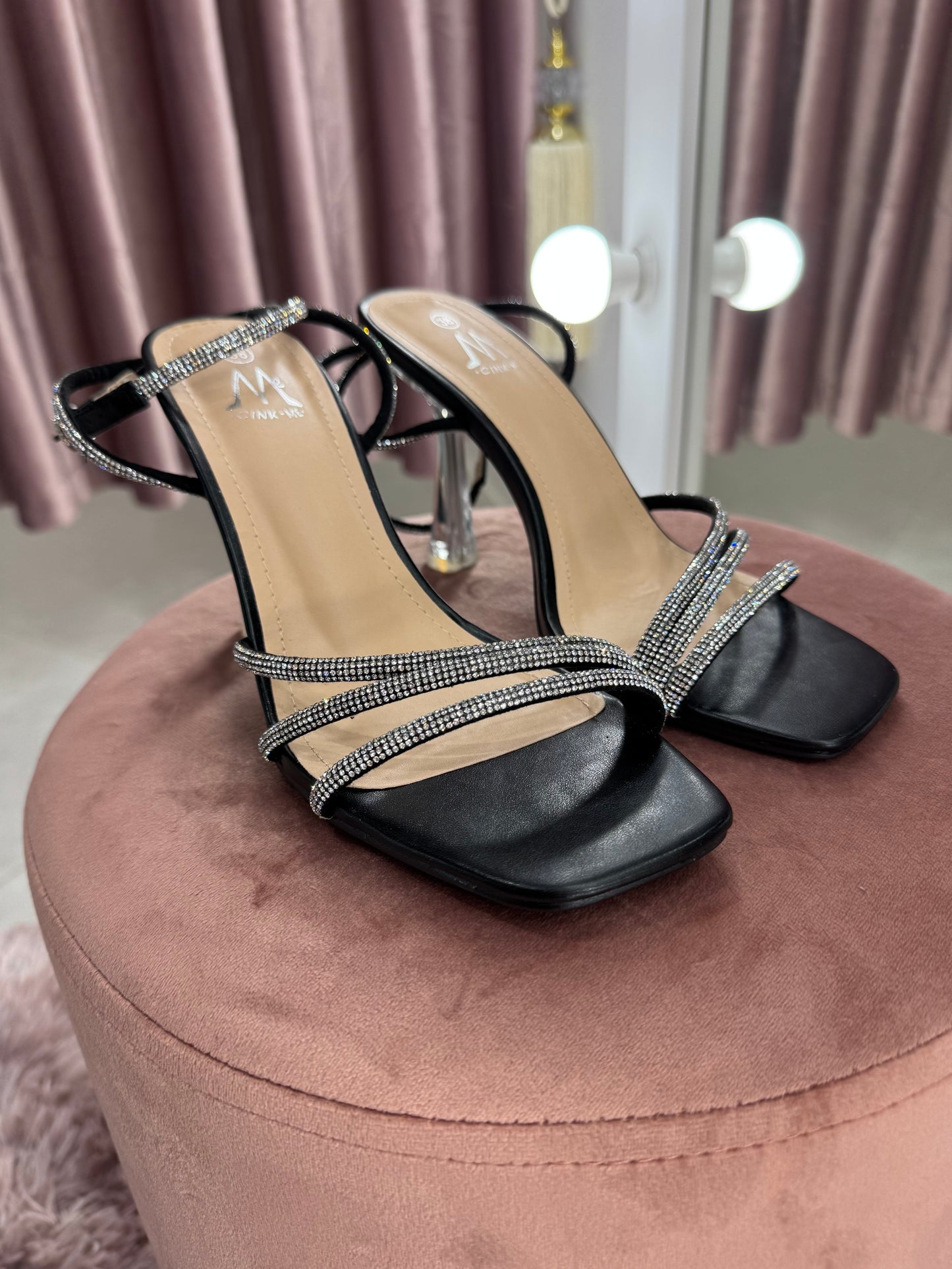 White leisure shoes with gold elements